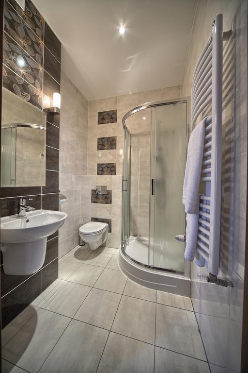 Hotel Stara Fabryka Malogoszcz Rum bild