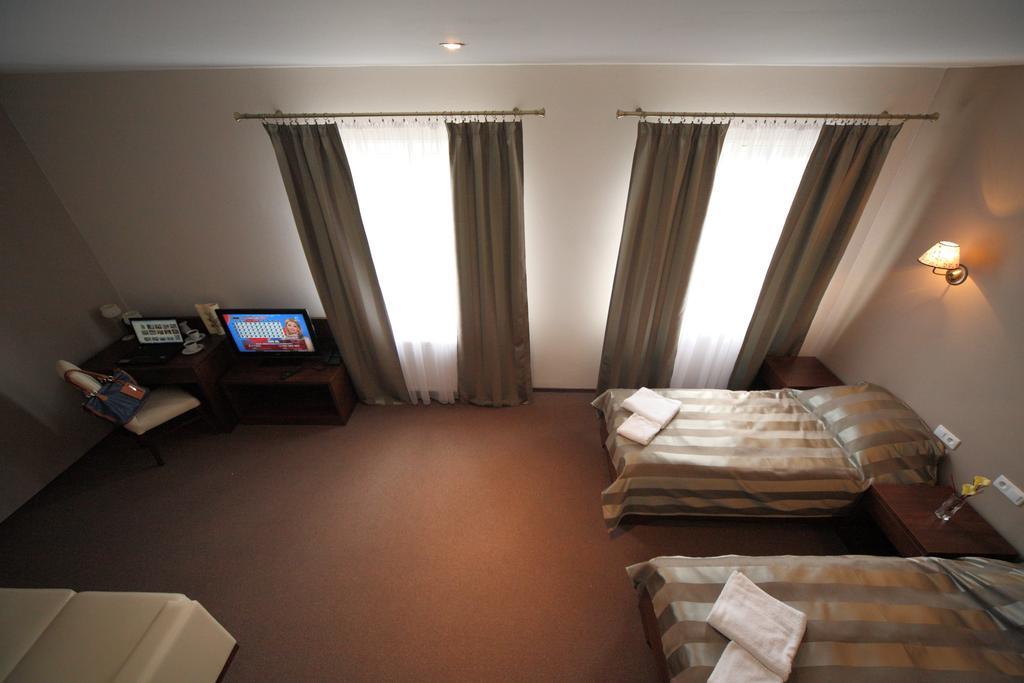 Hotel Stara Fabryka Malogoszcz Rum bild