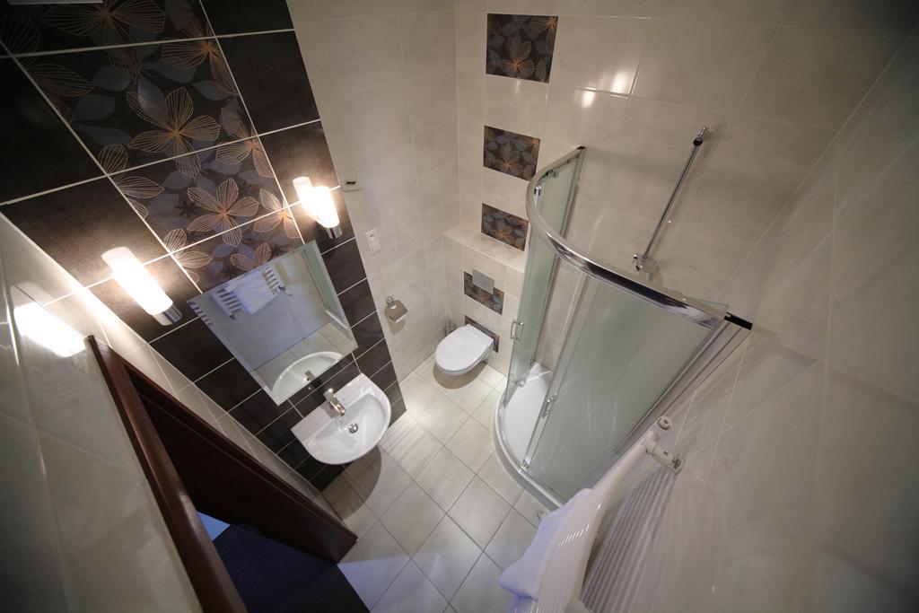 Hotel Stara Fabryka Malogoszcz Rum bild