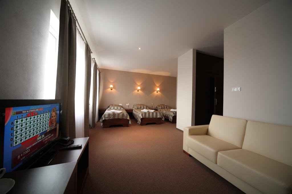 Hotel Stara Fabryka Malogoszcz Rum bild